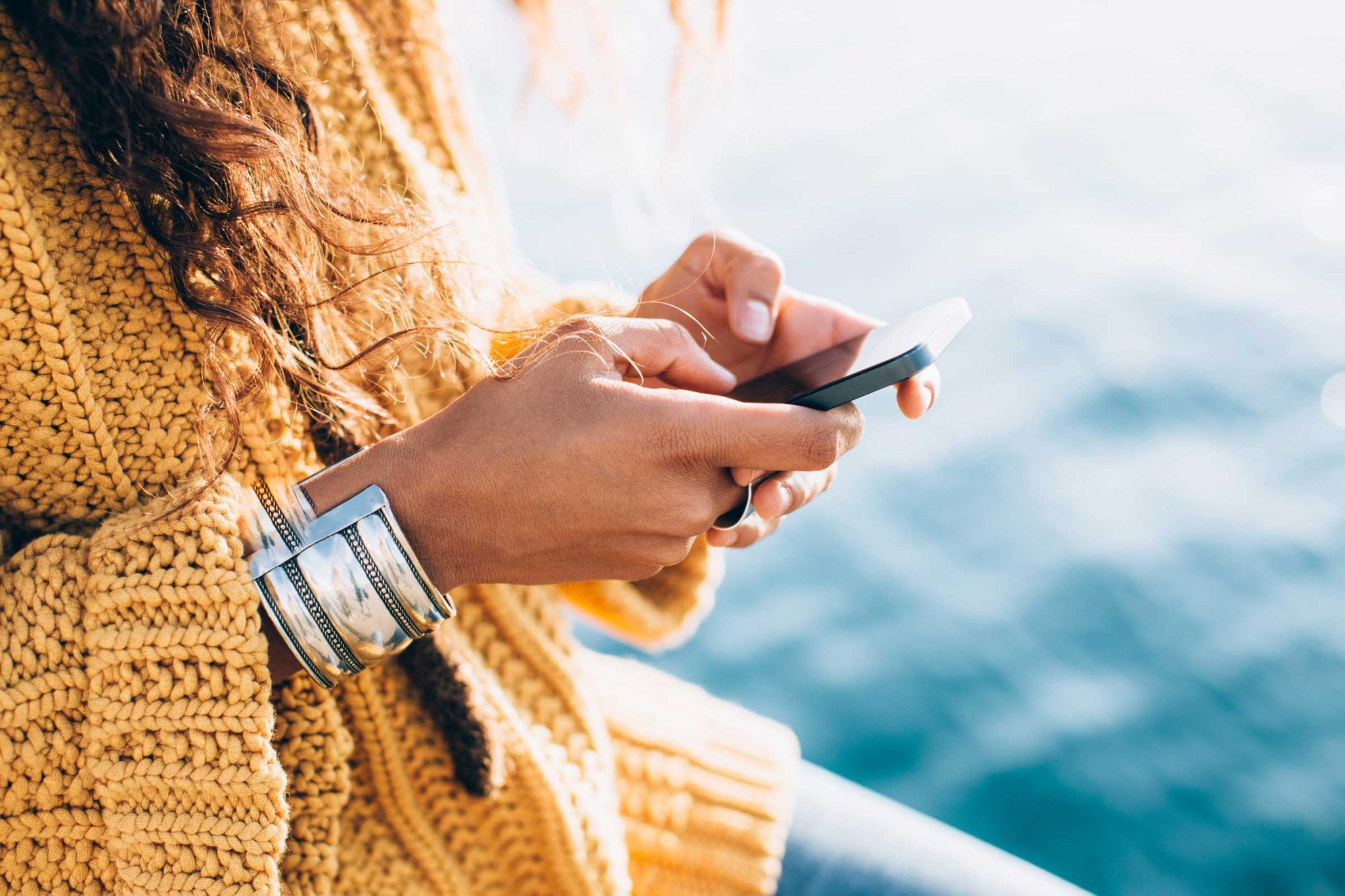 mavenir-telecom-mobile-cell-phone_104292914-web