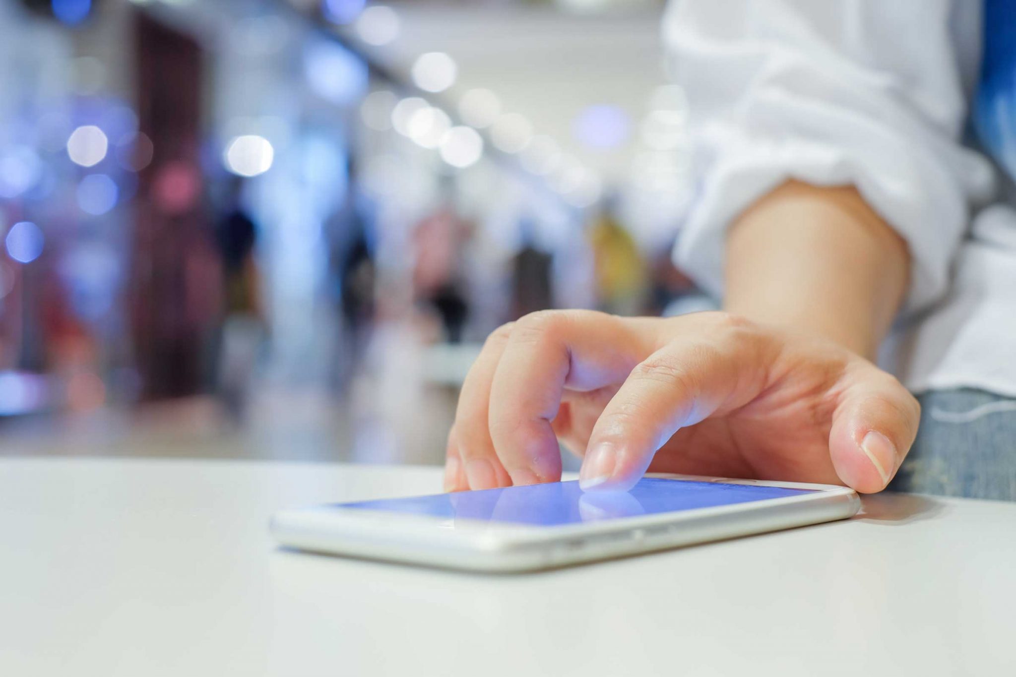 mavenir-telecom-mobile-cell-phone_158629679-web