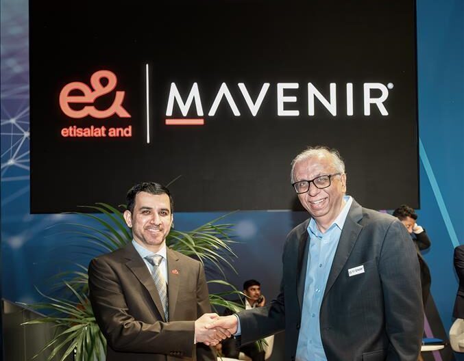 Khaled Al Suwaidi, core networks and platforms, e& UAE - Pardeep Kohli, President and CEO of Mavenir